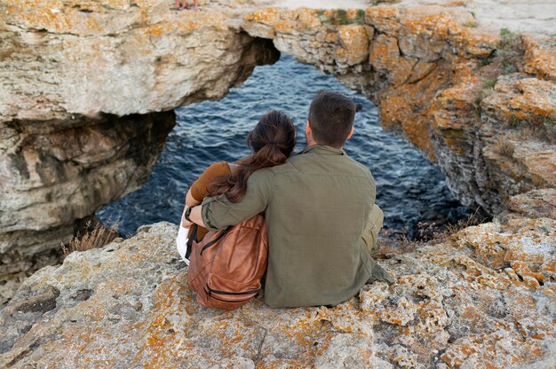 Pareja joven, viajar, juntos