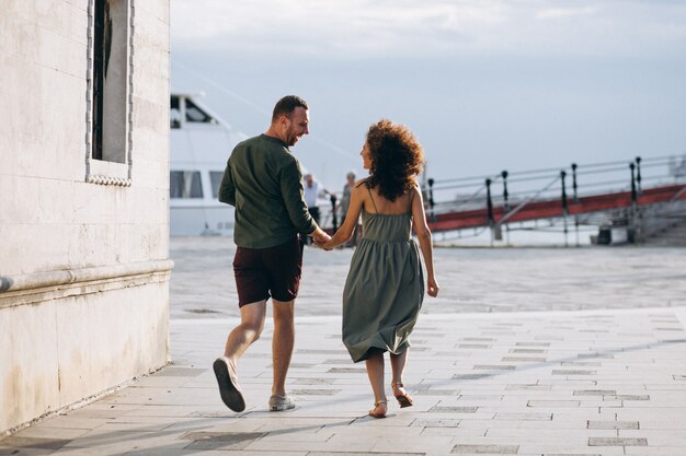 Pareja en luna de miel en Venecia