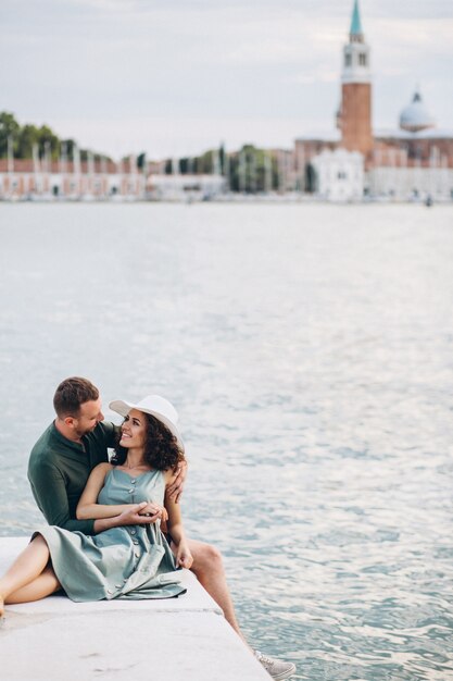 Pareja en luna de miel en Venecia