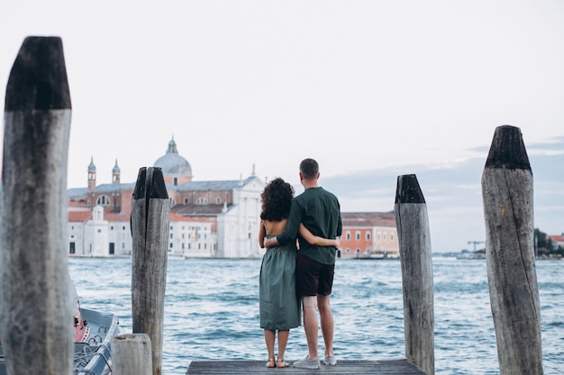 Pareja en luna de miel en Venecia