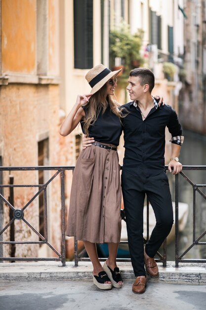 Pareja en luna de miel en Venecia