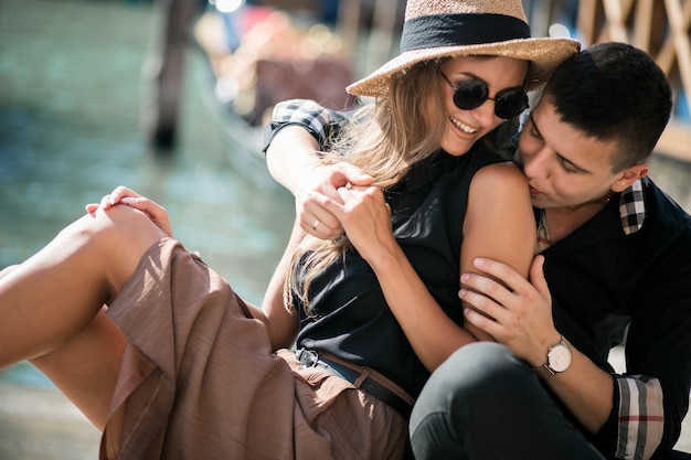 Pareja en luna de miel en Venecia