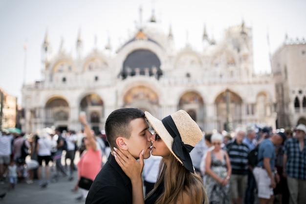 Pareja en luna de miel en Venecia