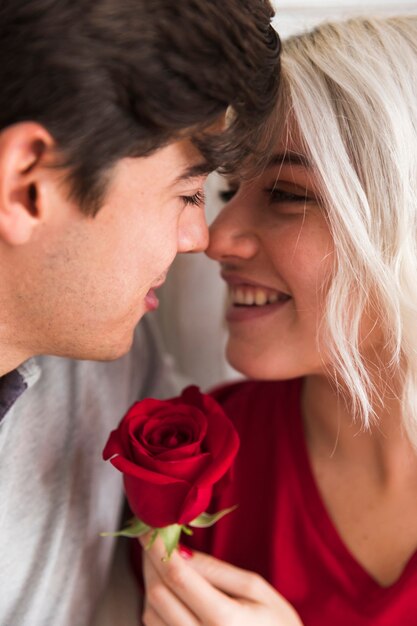 Pareja en la mañana del día de San Valentín