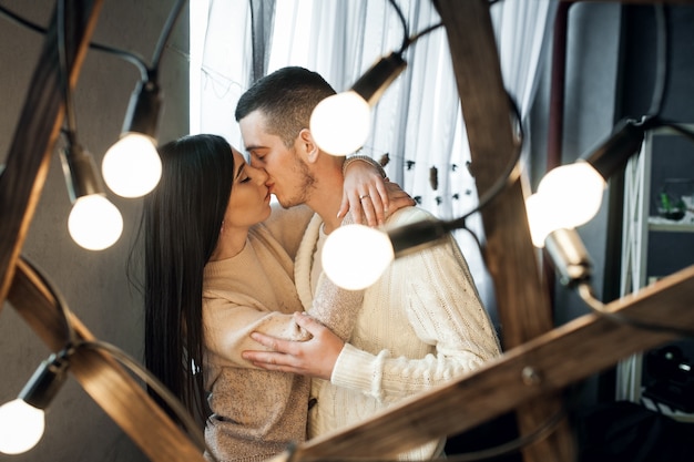 Foto gratuita pareja en navidad