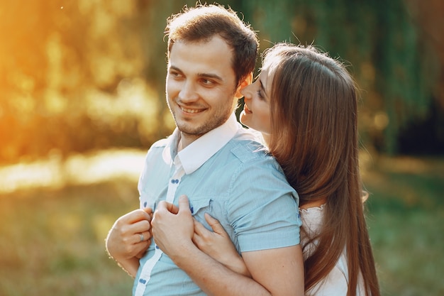 pareja en un parque