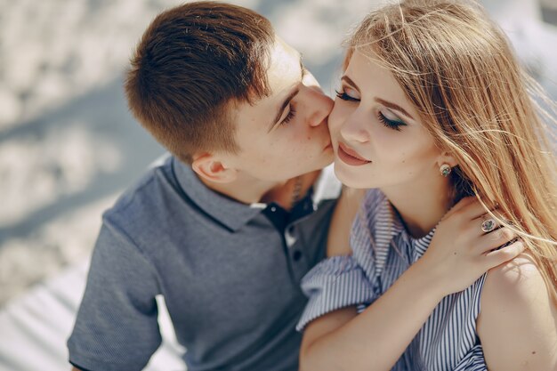 pareja en una playa