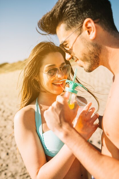 Pareja en la playa