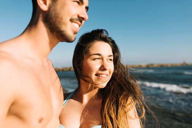 Pareja en la playa