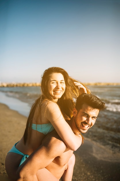 Pareja en la playa