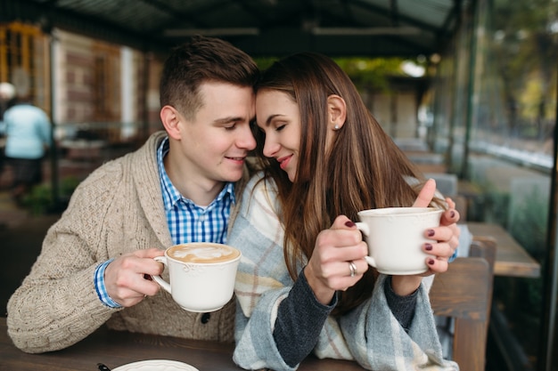 Pareja, teniendo, café, juntos