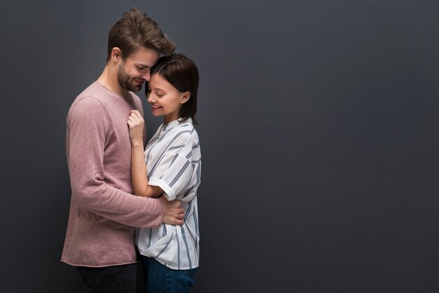 Pareja teniendo un momento de ternura