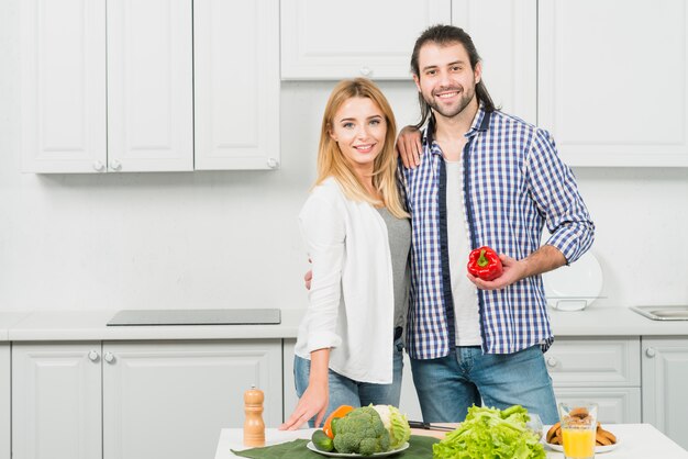 Pareja con verduras