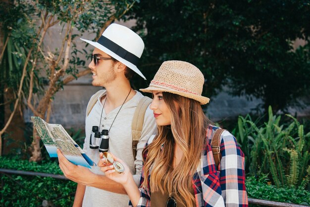 Pareja viajando