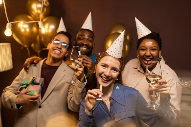 Parejas celebrando cumpleaños