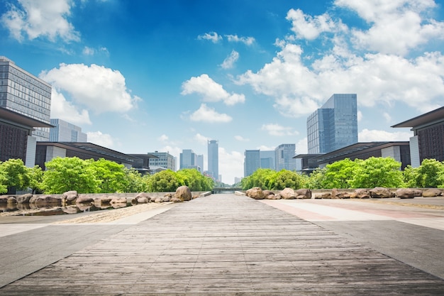 Parque en el centro financiero de lujiazui, Shanghai, China