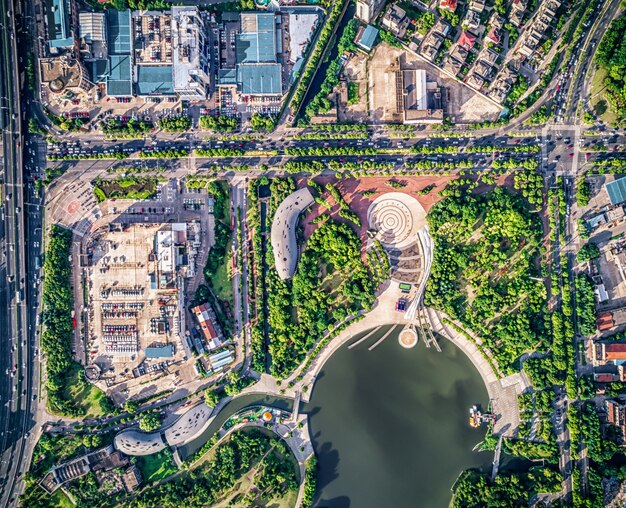 Parque con ciudad