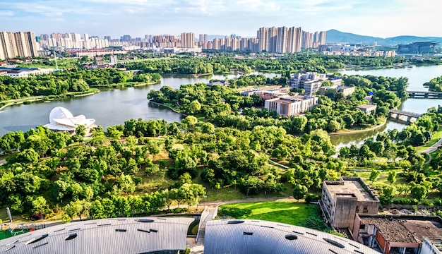 Parque con ciudad