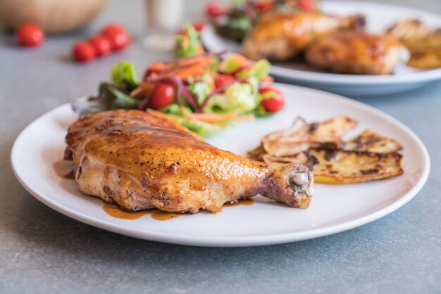 Parrilla filete de pollo con salsa teriyaki