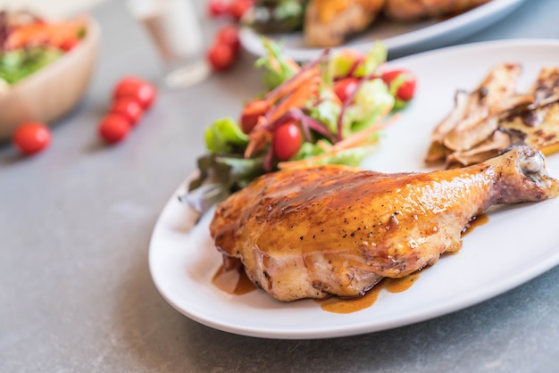 Parrilla filete de pollo con salsa teriyaki