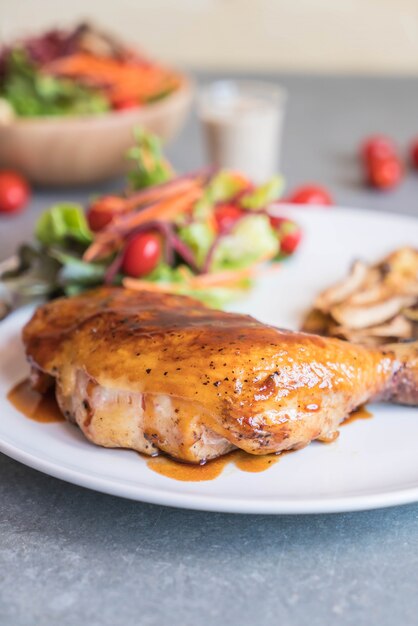 Parrilla filete de pollo con salsa teriyaki