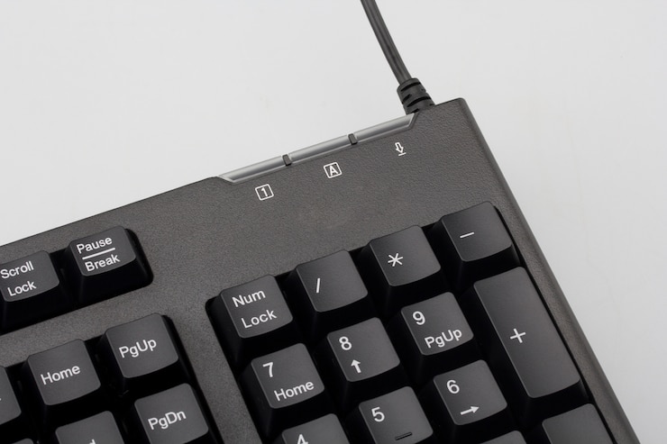 Foto gratuito parte superior del teclado de ordenador