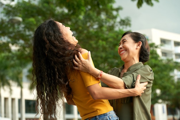 Pasar tiempo libre con mamá