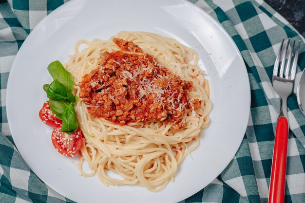 Pasta italiana con carne