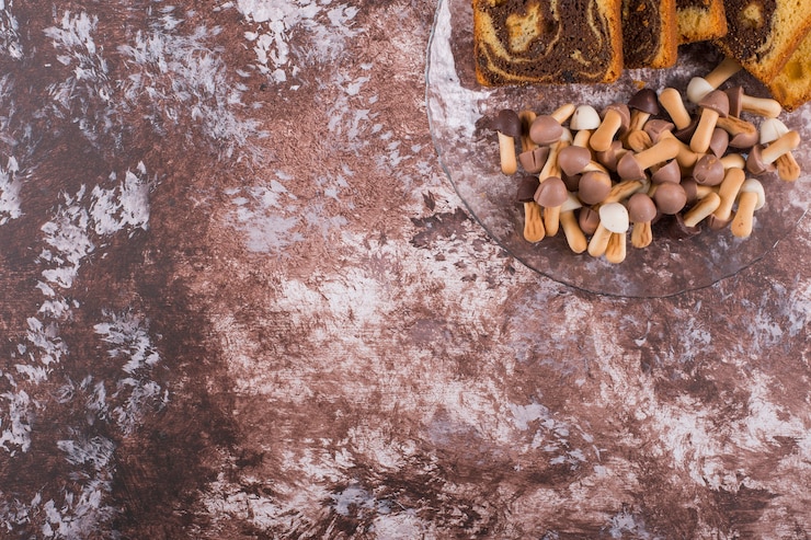 Foto gratuito pastel de cacao con gofres y galletas en bandeja de vidrio