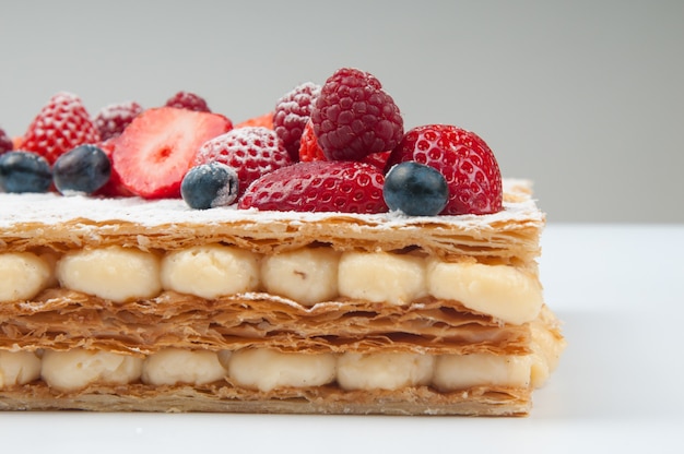 Pastel De Hojaldre Con Crema De Crema