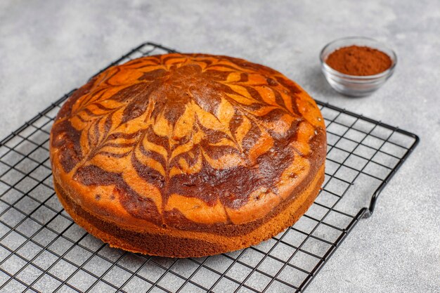 Pastel de mármol de cebra delicioso casero.