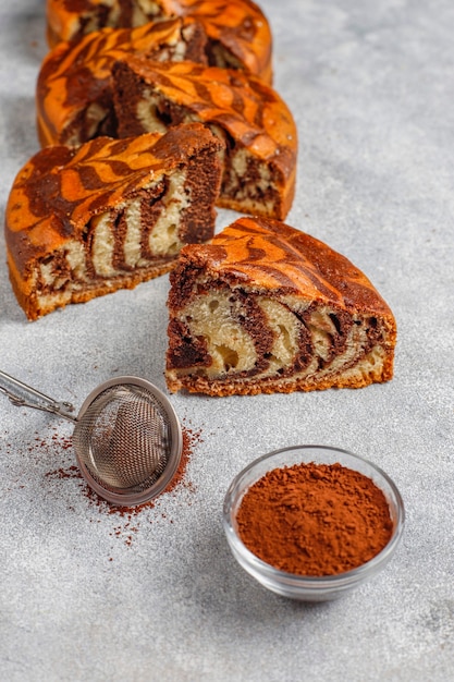 Pastel de mármol de cebra delicioso casero.