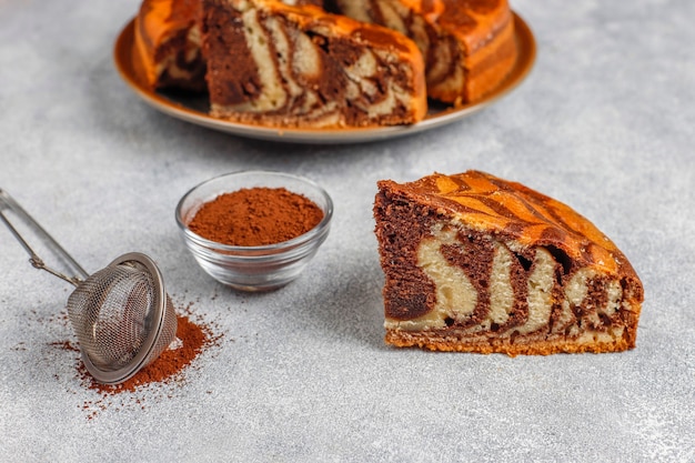 Pastel de mármol de cebra delicioso casero.