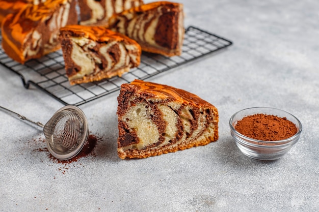 Pastel de mármol de cebra delicioso casero.