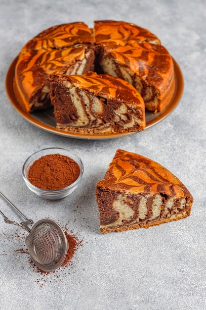 Pastel de mármol de cebra delicioso casero.