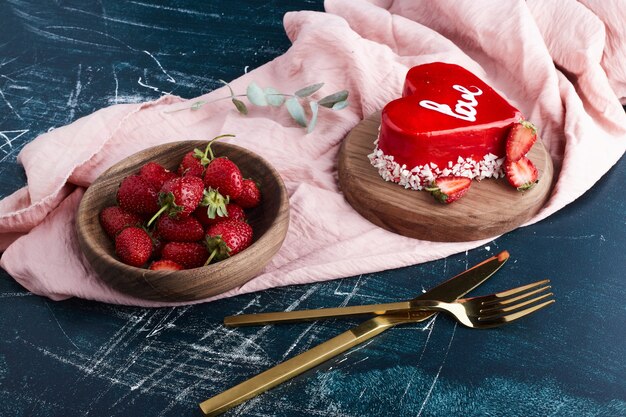 Pastel de San Valentín en forma de corazón.