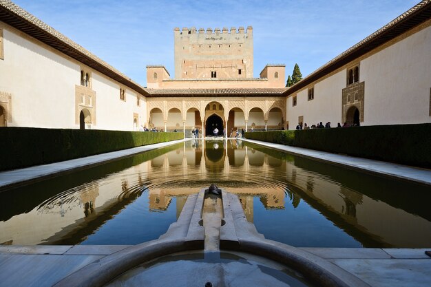 Patio de los arrayanes en la alhambra