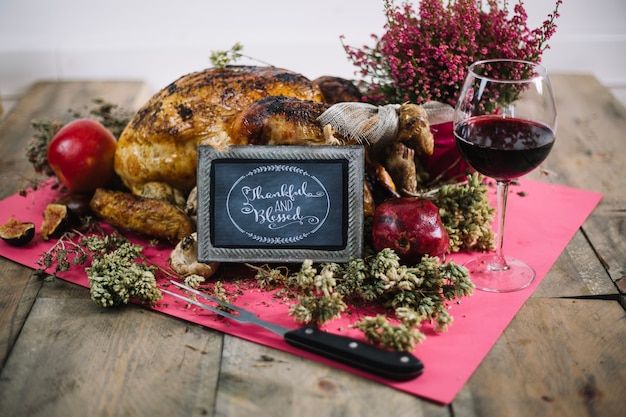 Pavo de thanksgiving con tabla