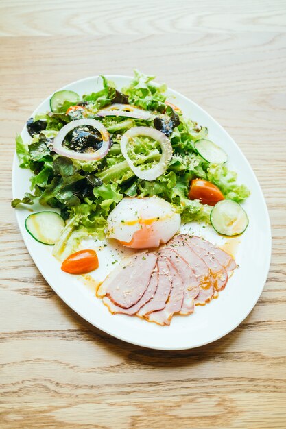 Pechuga De Pato Con Ensalada De Verduras