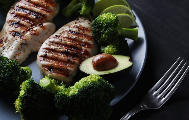 Pechuga de pollo a la plancha con brócoli