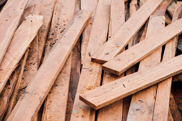 pedazo de tablero de madera