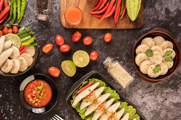 Pelotas de Pescado Rugby con Pasta de Limón, Tomate y Chile.