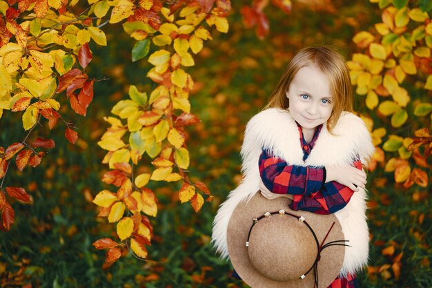 pequeña niña con estilo