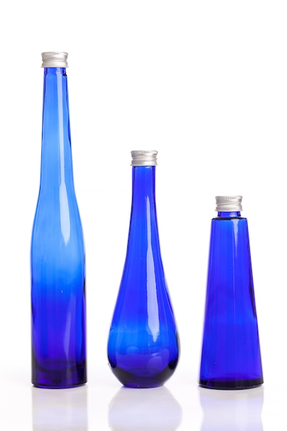 Pequeñas botellas azules