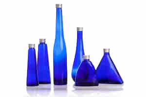 Foto gratuita pequeñas botellas azules