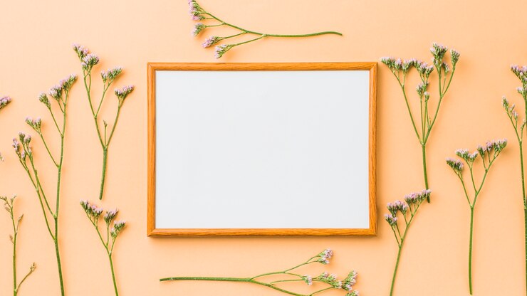 Foto gratuito pequeñas flores alrededor del marco