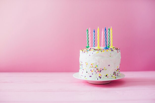 Pequeño pastel con velas