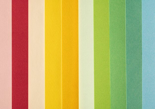 Pequeños trozos de papel de colores abstractos minimalistas
