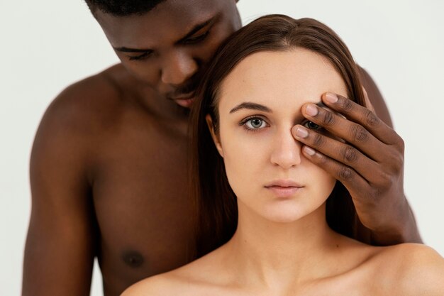 Las personas interraciales para la vida de los negros importan