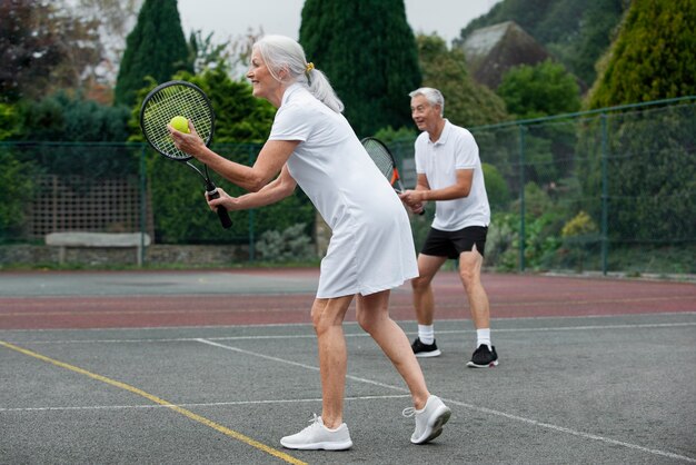 Personas que tienen actividad de jubilación feliz